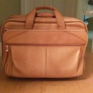 Laptop bag on wheels